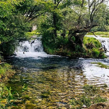アパート Natura Na Uni